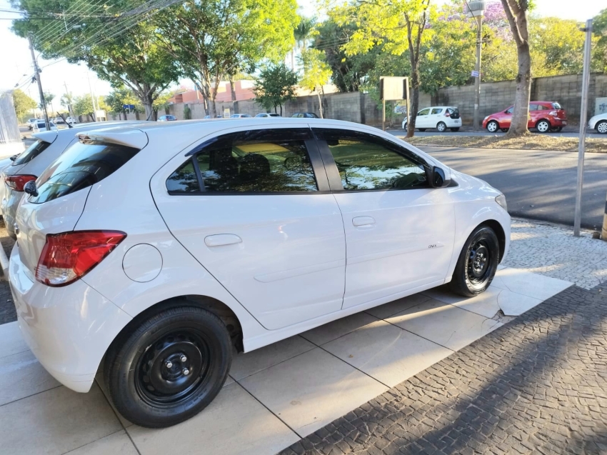 chevrolet onix 1.0 mpfi joy 8v flex 4p manual 2018