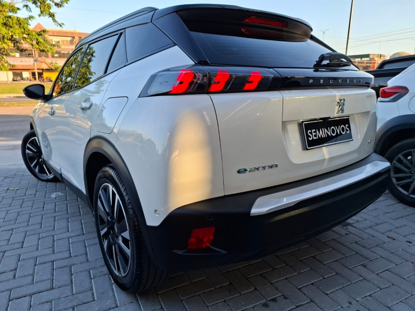 peugeot e-2008 50 kw eletrico e-gt 5.0 4p automatico 2023 peugeot e-2008 50 kw eletrico e-gt 5.0 4p automatico 2023