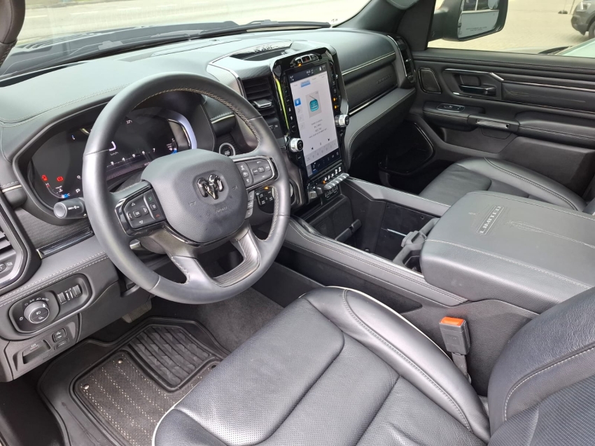 ram 1500 5.7 v8 gasolina limited night edition cd 4x4 automatico 4p 2024