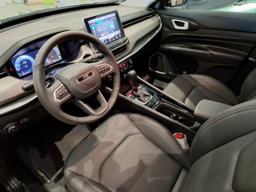 jeep compass 1.3 t270 turbo flex longitude at6 4p automatico 20256