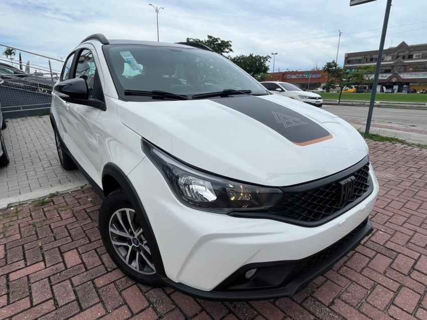 fiat argo 1.3 firefly flex trekking cvt 4p automatico 2025