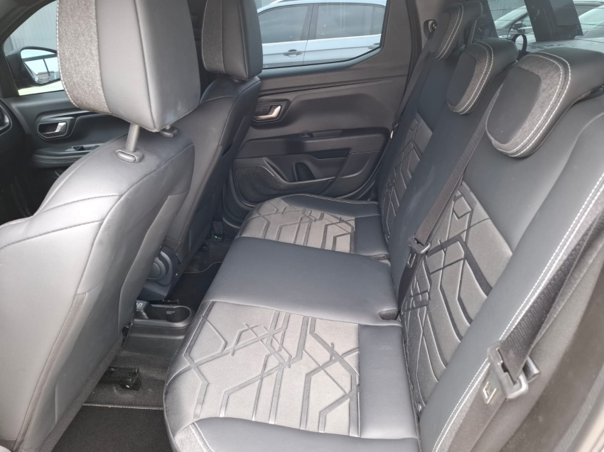 fiat strada 1.3 firefly flex volcano cd cvt 4p automatico 202511