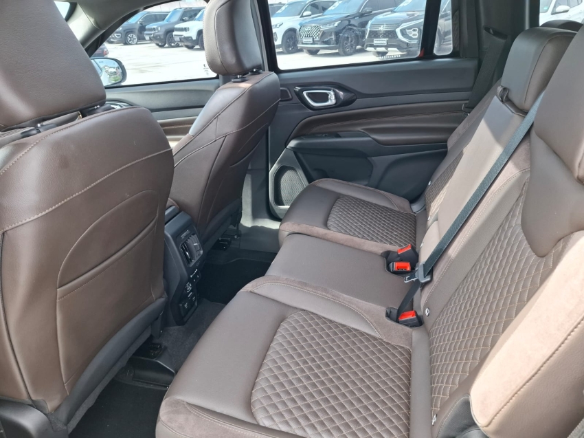 jeep commander 2.0 td380 turbo diesel overland at9 4p automatico 202310