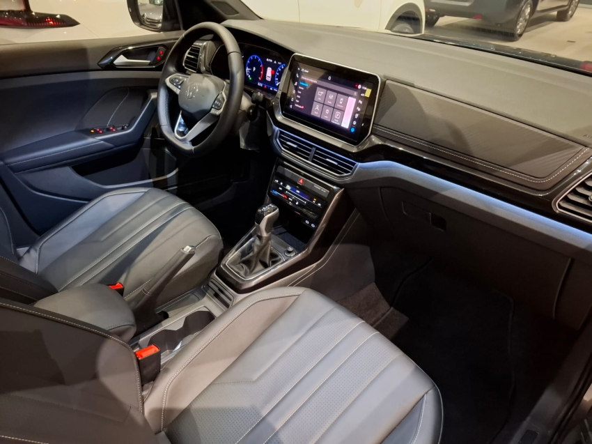 volkswagen t-cross 1.4 250 tsi total flex highline automatico 4p 2025
