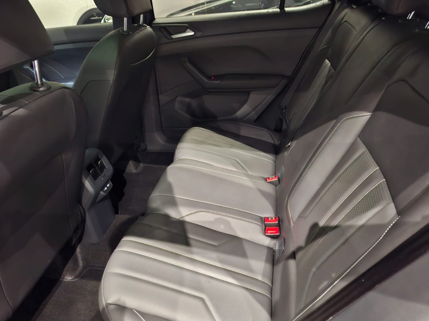 volkswagen t-cross 1.4 250 tsi total flex highline automatico 4p 2025