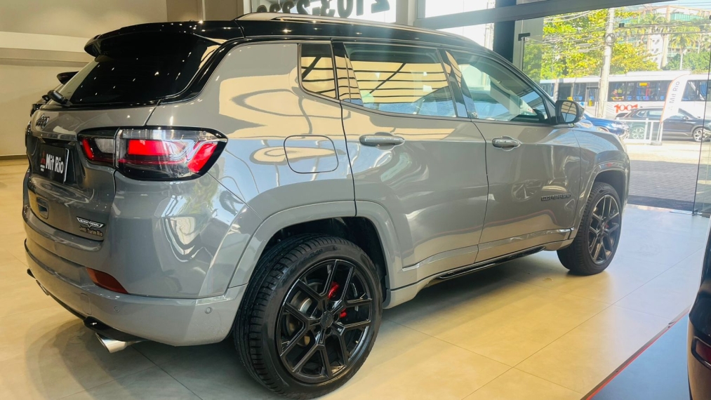 jeep compass 2.0 hurricane 4 turbo gasolina blackhawk at9 4p automatico 2025 jeep compass 2.0 hurricane 4 turbo gasolina blackhawk at9 4p automatico 2025