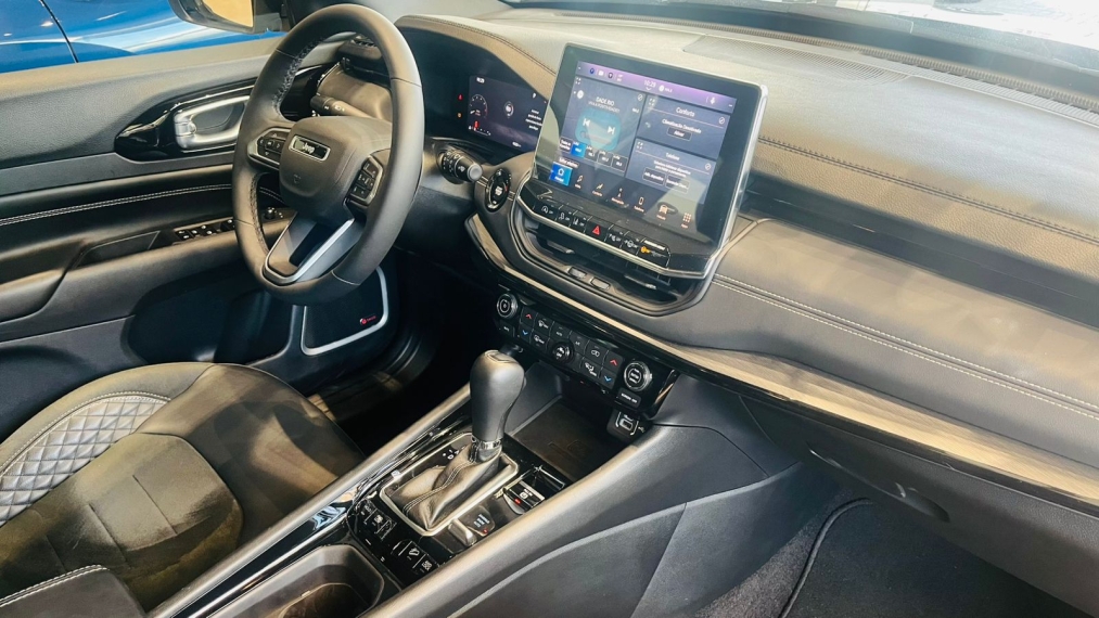 jeep compass 2.0 hurricane 4 turbo gasolina blackhawk at9 4p automatico 2025 jeep compass 2.0 hurricane 4 turbo gasolina blackhawk at9 4p automatico 2025