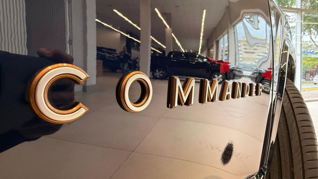 jeep commander 2.0 hurricane 4 turbo gasolina overland at9 4p automatico 2025 jeep commander 2.0 hurricane 4 turbo gasolina overland at9 4p automatico 2025