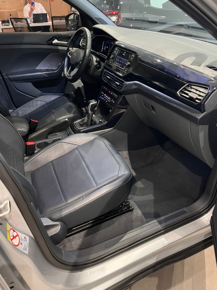 volkswagen t-cross 1.0 200 tsi total flex comfortline automatico 4p 2023 volkswagen t-cross 1.0 200 tsi total flex comfortline automatico 4p 2023