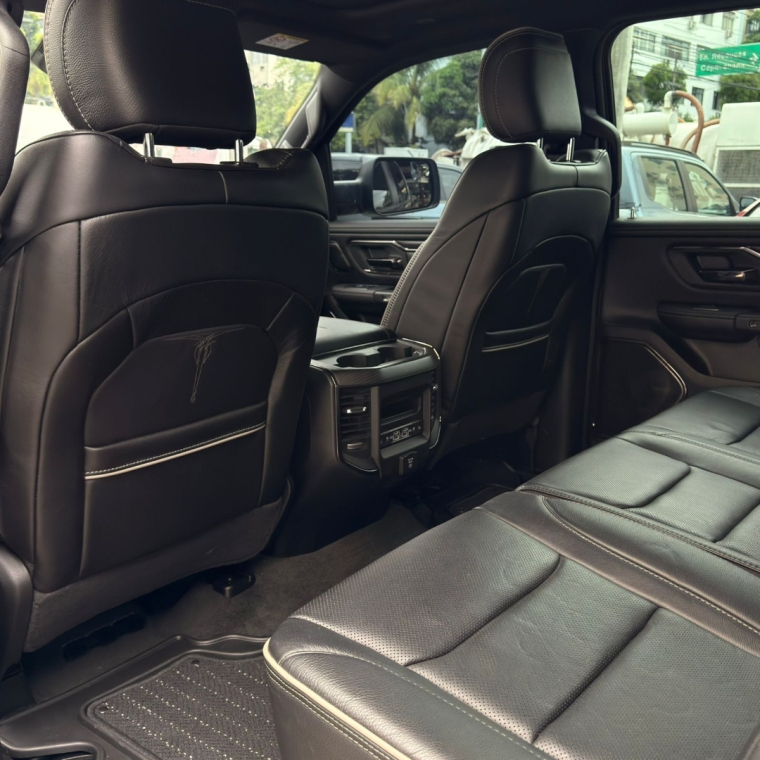 ram 1500 5.7 v8 gasolina limited night edition cd 4x4 automatico 4p 202424