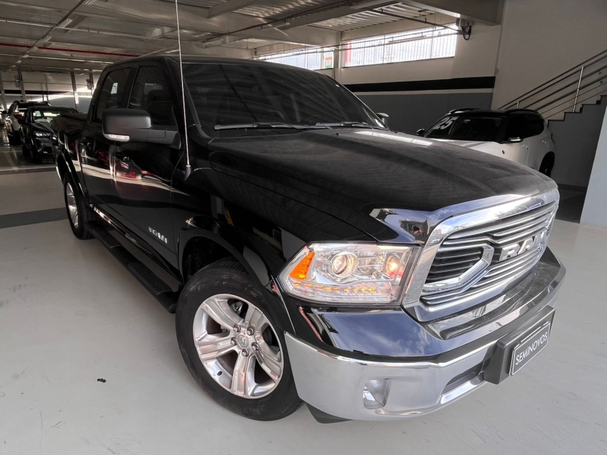 ram classic 5.7 v8 gasolina laramie cd 4x4 automatico 4p 2023