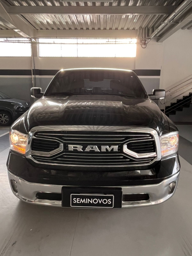 ram classic 5.7 v8 gasolina laramie cd 4x4 automatico 4p 20231