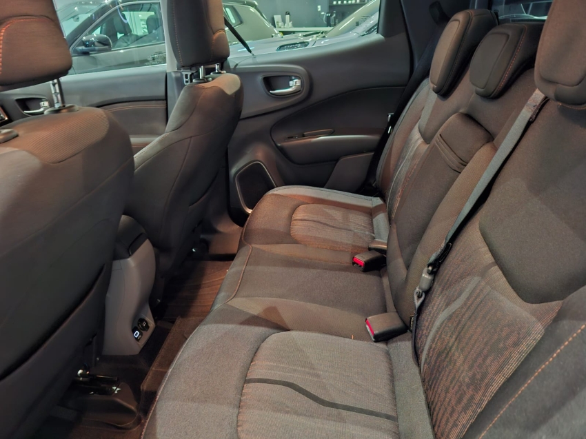 fiat toro 2.0 16v turbo diesel volcano 4wd at9 4p automatico 201810