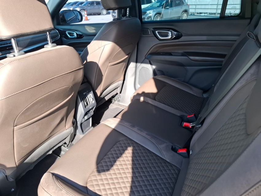 jeep commander 2.0 td380 turbo diesel overland at9 4p automatico 202510