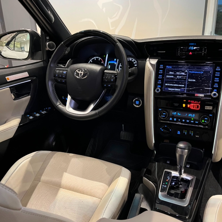 toyota hilux sw4 2.8 d-4d turbo diesel diamond 7l 4x4 automatico 4p 20237