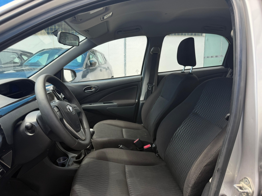 toyota etios 1.5 x sedan 16v flex 4p manual.
