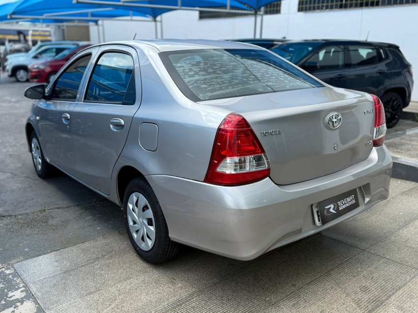 toyota etios 1.5 x sedan 16v flex 4p manual.