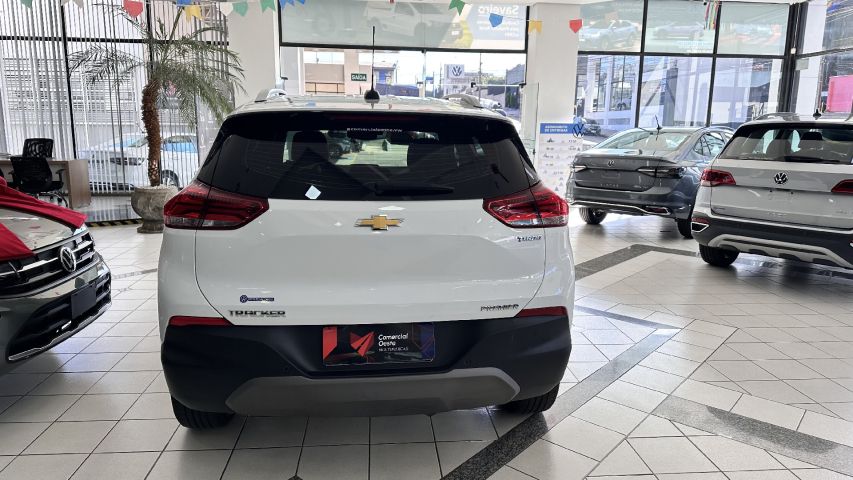 tracker premier