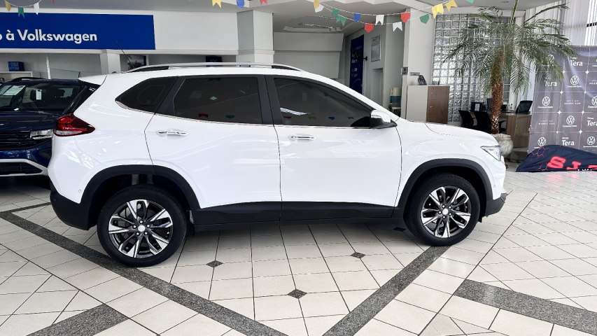 tracker premier