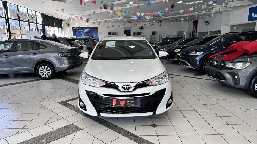 yaris xs