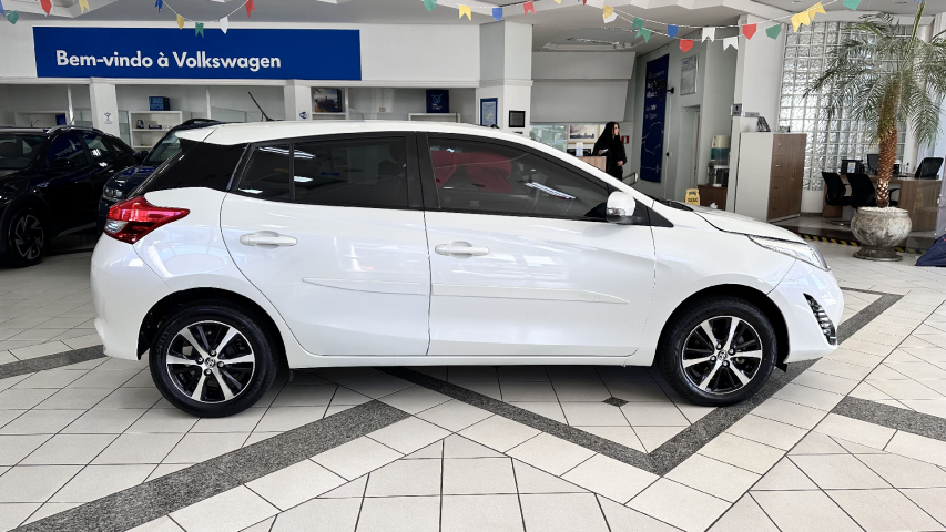 yaris xs