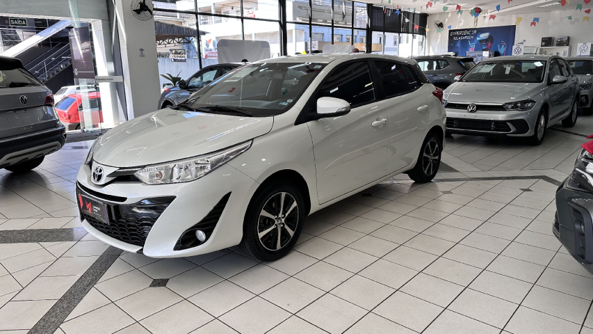 yaris xs