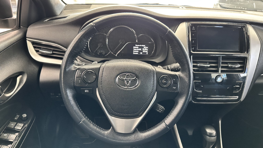 yaris xs