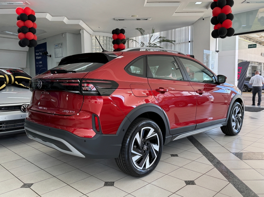 volkswagen nivus 1.0 200 tsi total flex highline automatico 4p 202610