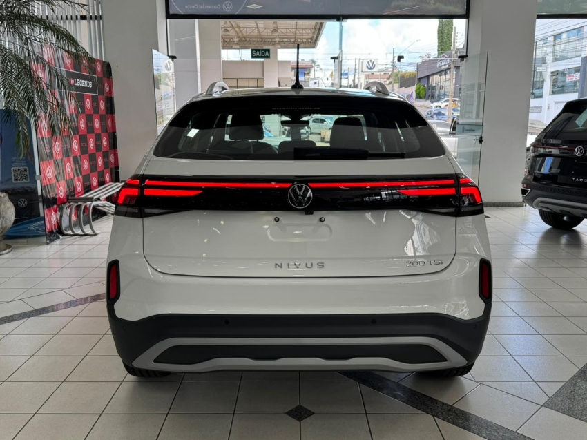 volkswagen nivus 1.0 200 tsi total flex highline automatico 4p 202612