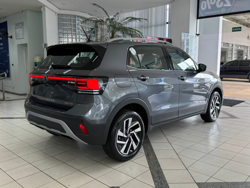 volkswagen t-cross 1.4 250 tsi total flex highline automatico 4p 202611