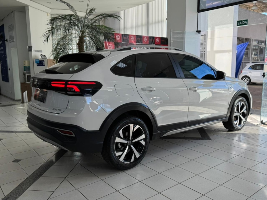 volkswagen nivus 1.0 200 tsi total flex highline automatico 4p 202211