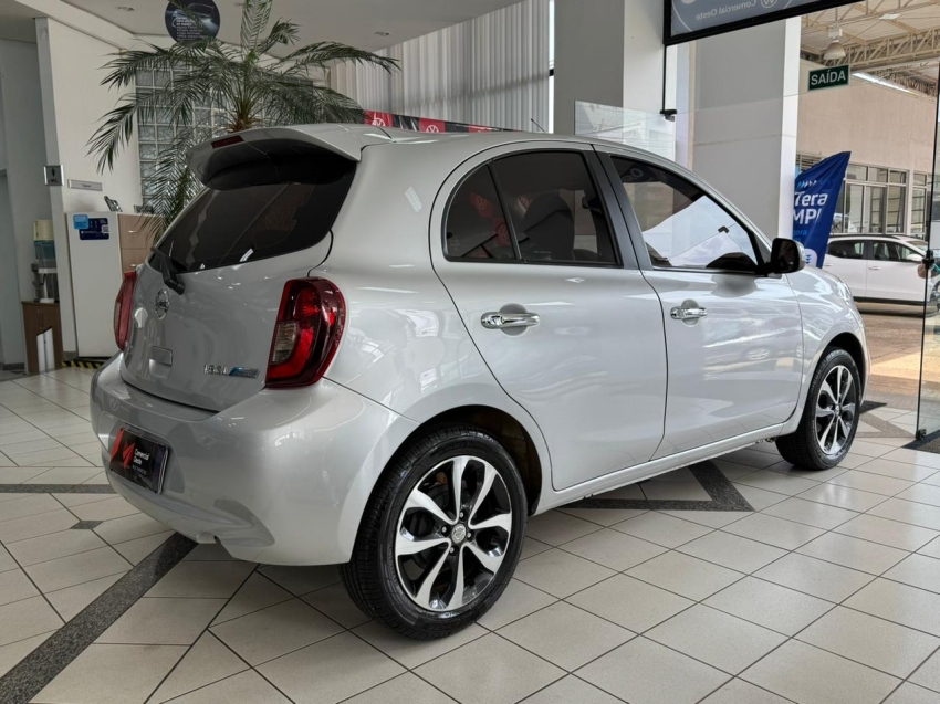 nissan march 1.6 sl 16v flex 4p xtronic automatico 201711