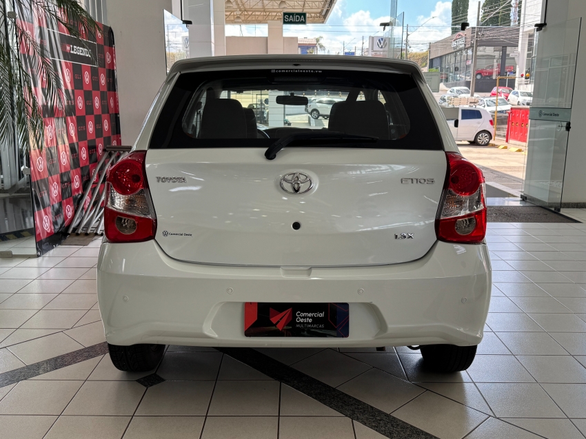 toyota etios 1.3 x 16v flex 4p manual 201811