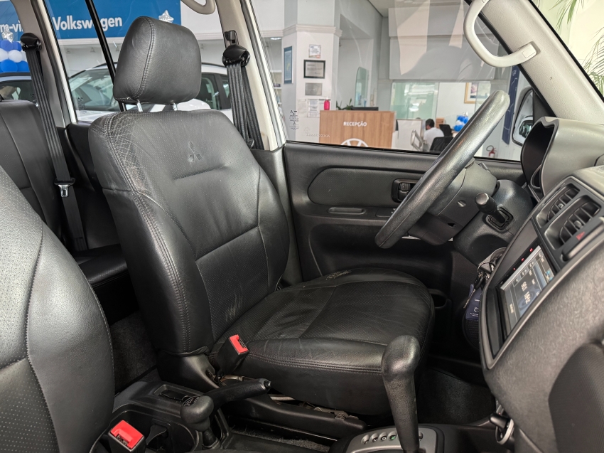 mitsubishi pajero tr4 2.0 4x4 16v 140cv flex 4p automatico 20138