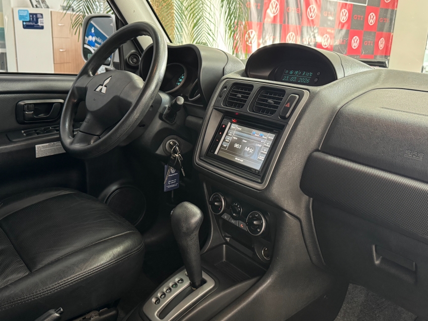 mitsubishi pajero tr4 2.0 4x4 16v 140cv flex 4p automatico 20137