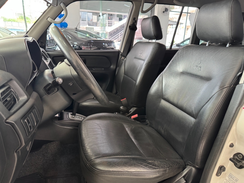 mitsubishi pajero tr4 2.0 4x4 16v 140cv flex 4p automatico 20133