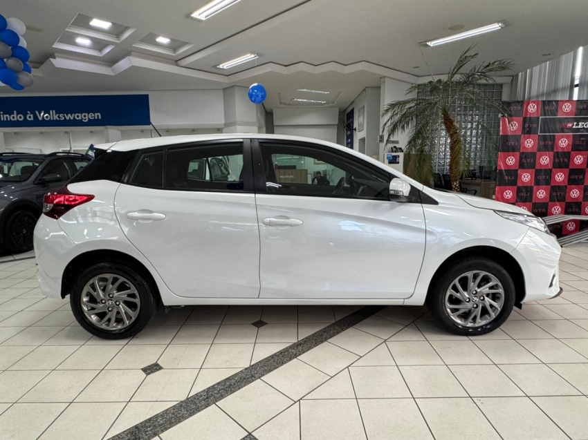 toyota yaris 1.5 16v flex xs connect multidrive 4p automatico 20232