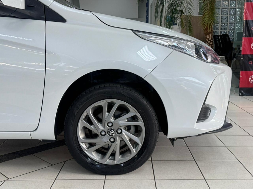 toyota yaris 1.5 16v flex xs connect multidrive 4p automatico 20233