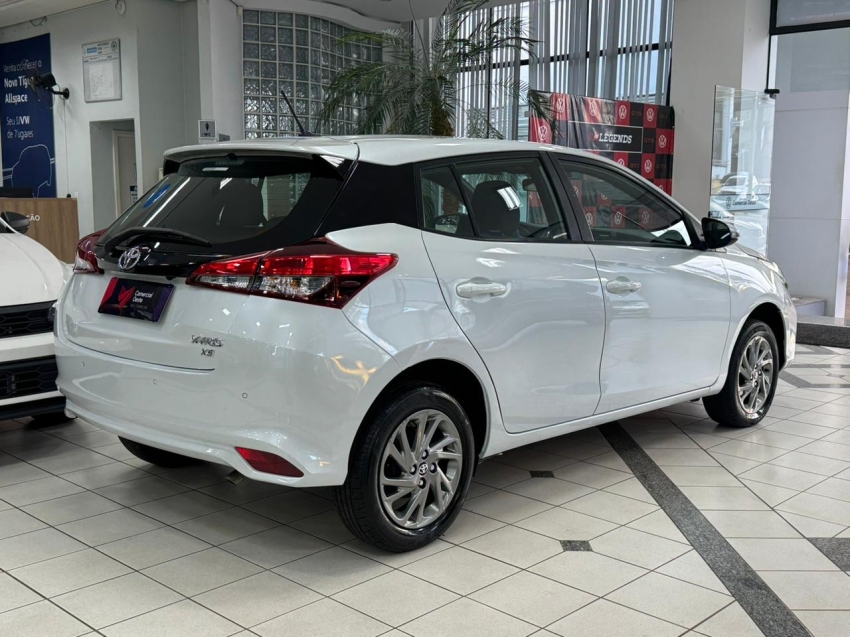 toyota yaris 1.5 16v flex xs connect multidrive 4p automatico 202311