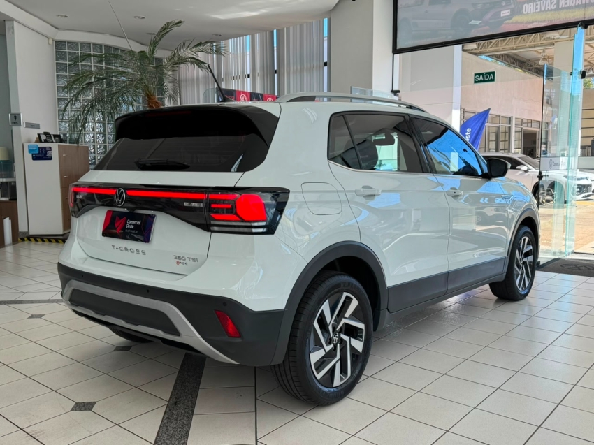 volkswagen t-cross 1.4 250 tsi total flex highline automatico 4p 202512
