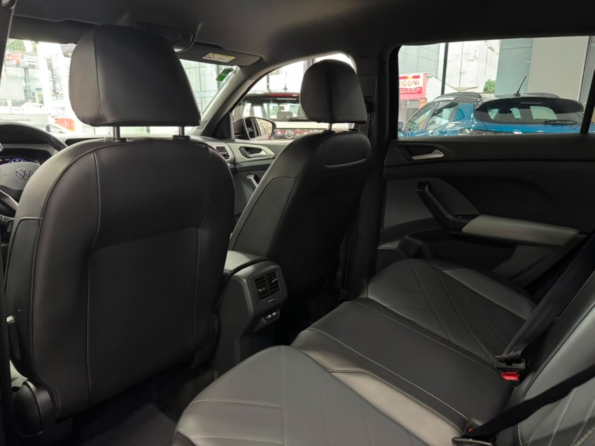 volkswagen t-cross 1.0 200 tsi total flex comfortline automatico 4p 202510