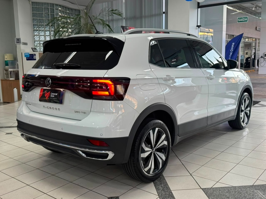 volkswagen taos 1.4 250 tsi total flex highline automatico 4p 202611