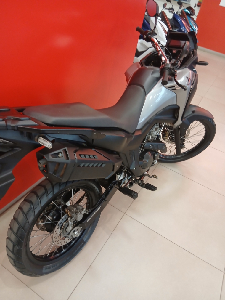 honda xre 300 sahara 293 1p 20252
