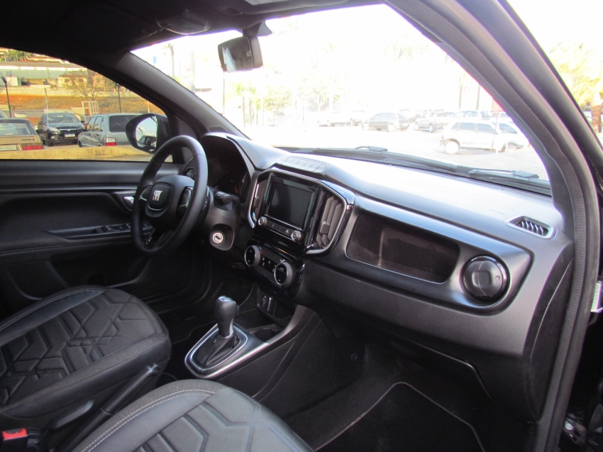 fiat strada 1.3 firefly flex volcano cd cvt 4p automatico 2025