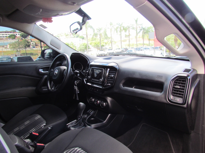 fiat toro 1.8 16v evo flex freedom at6 4p automatico 2018 fiat toro 1.8 16v evo flex freedom at6 4p automatico 2018