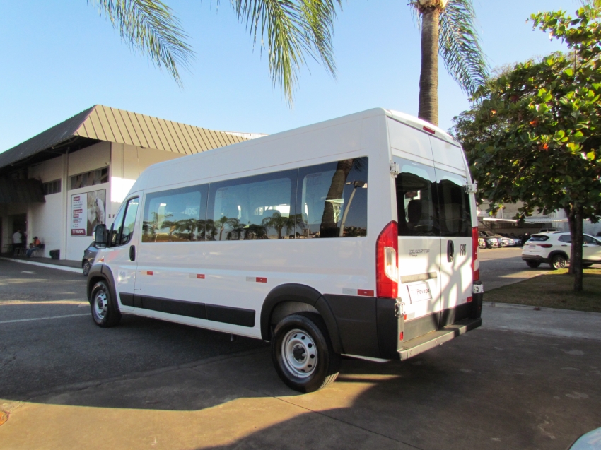 fiat ducato 2.2 bluehdi diesel minibus comfort manual 4p 2024 fiat ducato 2.2 bluehdi diesel minibus comfort manual 4p 2024