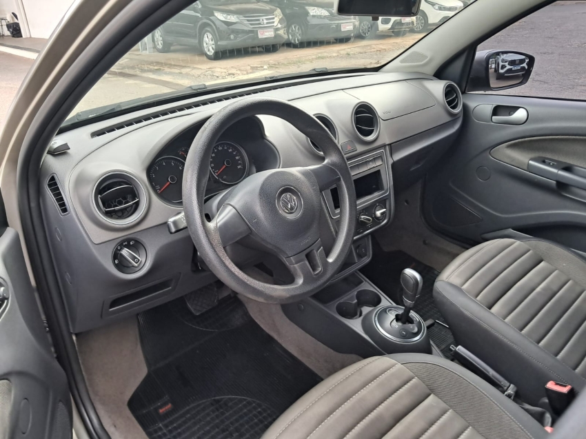 volkswagen voyage 1.6 mi comfortline i-motion 8v flex 4p automatizado automatico 2013 volkswagen voyage 1.6 mi comfortline i-motion 8v flex 4p automatizado automatico 2013