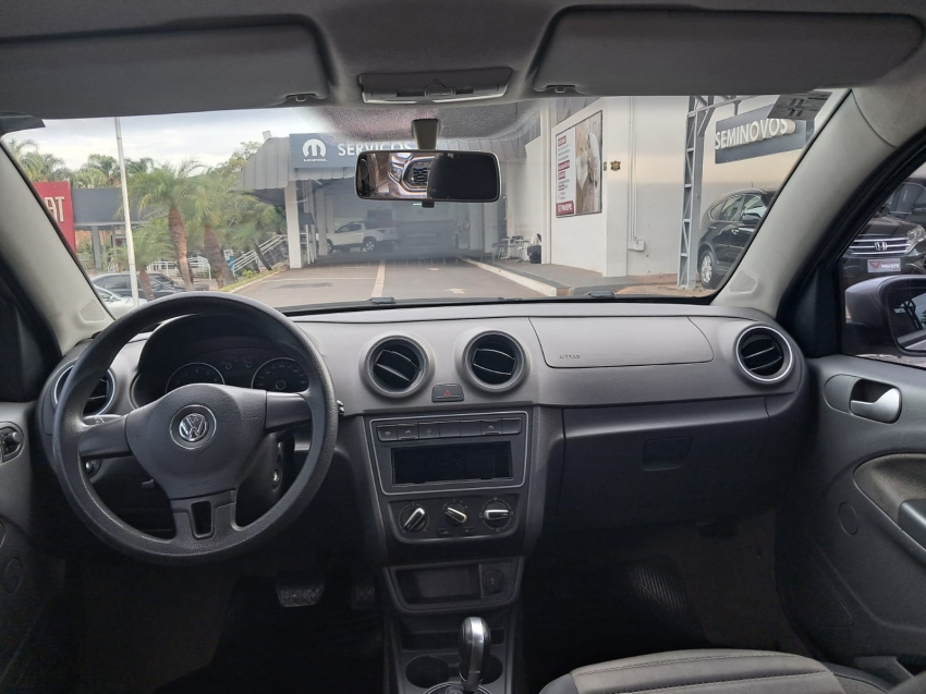 volkswagen voyage 1.6 mi comfortline i-motion 8v flex 4p automatizado automatico 2013 volkswagen voyage 1.6 mi comfortline i-motion 8v flex 4p automatizado automatico 2013