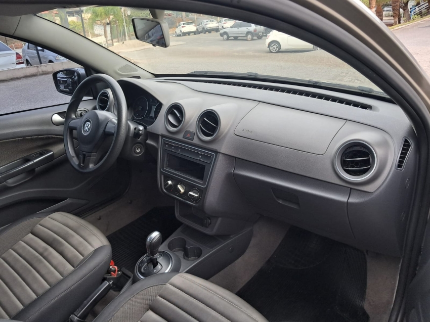 volkswagen voyage 1.6 mi comfortline i-motion 8v flex 4p automatizado automatico 2013 volkswagen voyage 1.6 mi comfortline i-motion 8v flex 4p automatizado automatico 2013