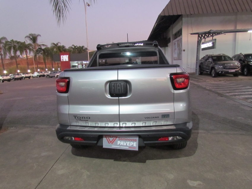 fiat toro 1.3 turbo 270 flex volcano at6 4p automatico 2024